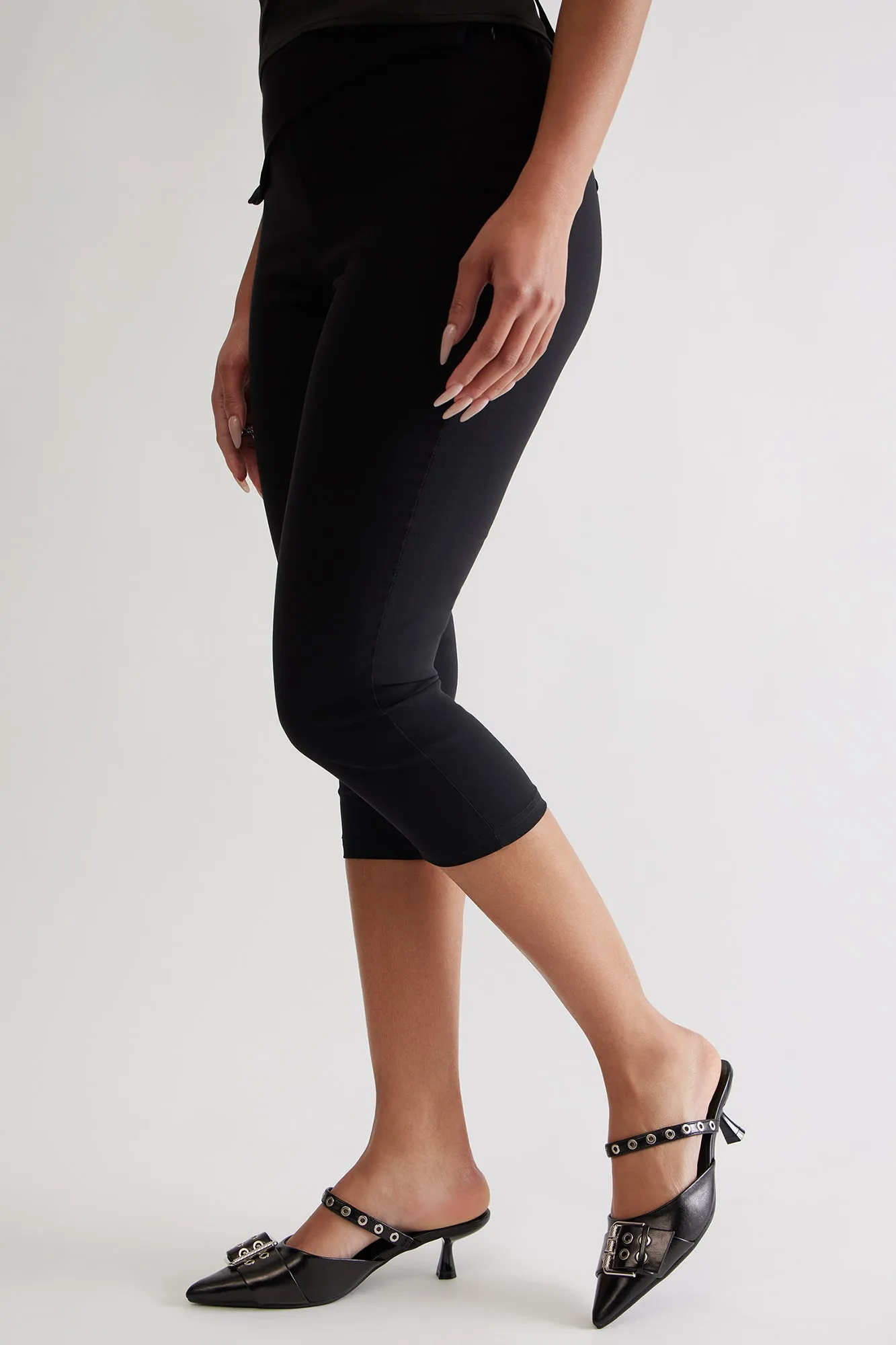 Bale Hardware Kitten Heel Pumps - Black